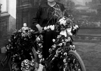 Le Vélo-photo de Mme Yvonne - Compagnie Papier Théâtre