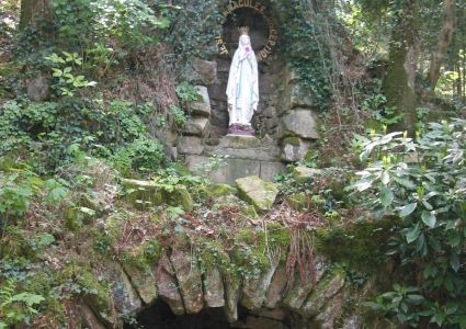 Chapelle et Grotte de Notre-Dame de Lourdes