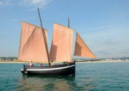 Naviguez à bord dun voilier traditionnel : Le Dragous