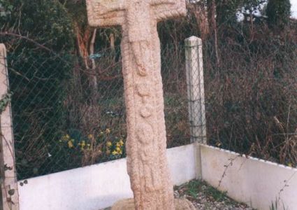 La croix de la Bouesnardière à Guilliers