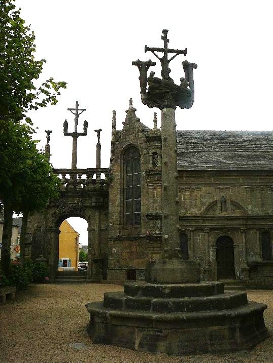 Enclos paroissial de Lampaul-Guimiliau