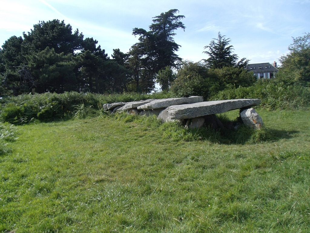 Allée couverte de Prajou-Menhir à Trébeurden